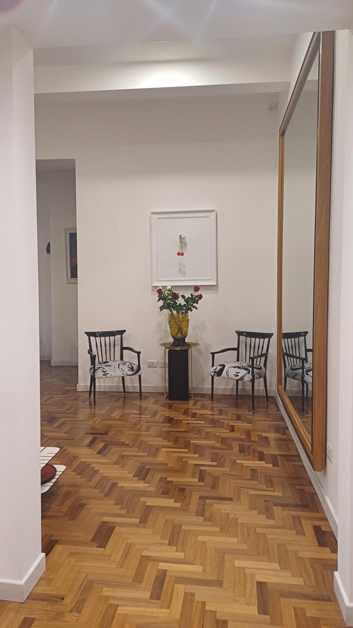 Piano 2 Apartment Rom
